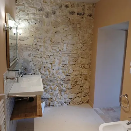 Frühstückspension Mas Les Escourtades D'hotes 4*