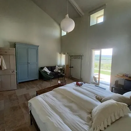 Mas Les Escourtades D'hotes Bed & Breakfast 4*